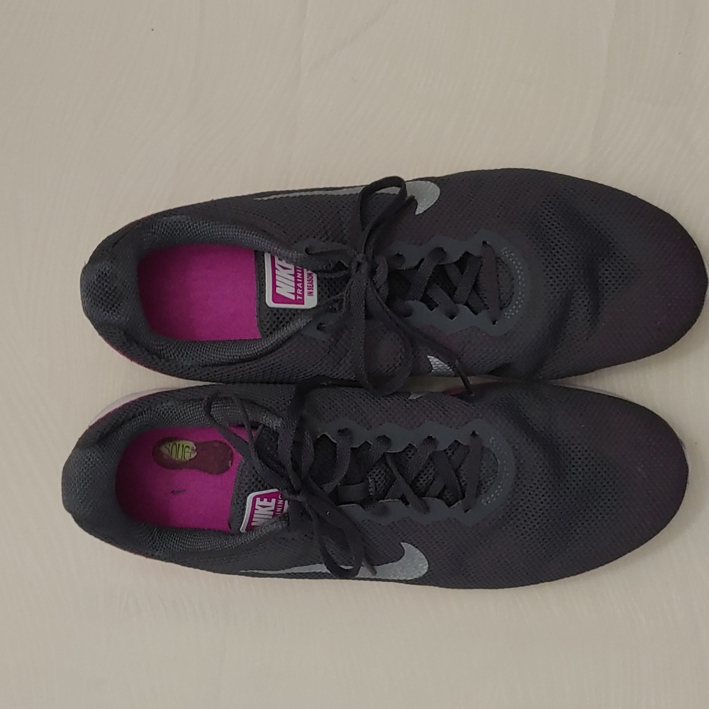 Nike Training Women's Size 11.5 in Season 6 Running Shoes